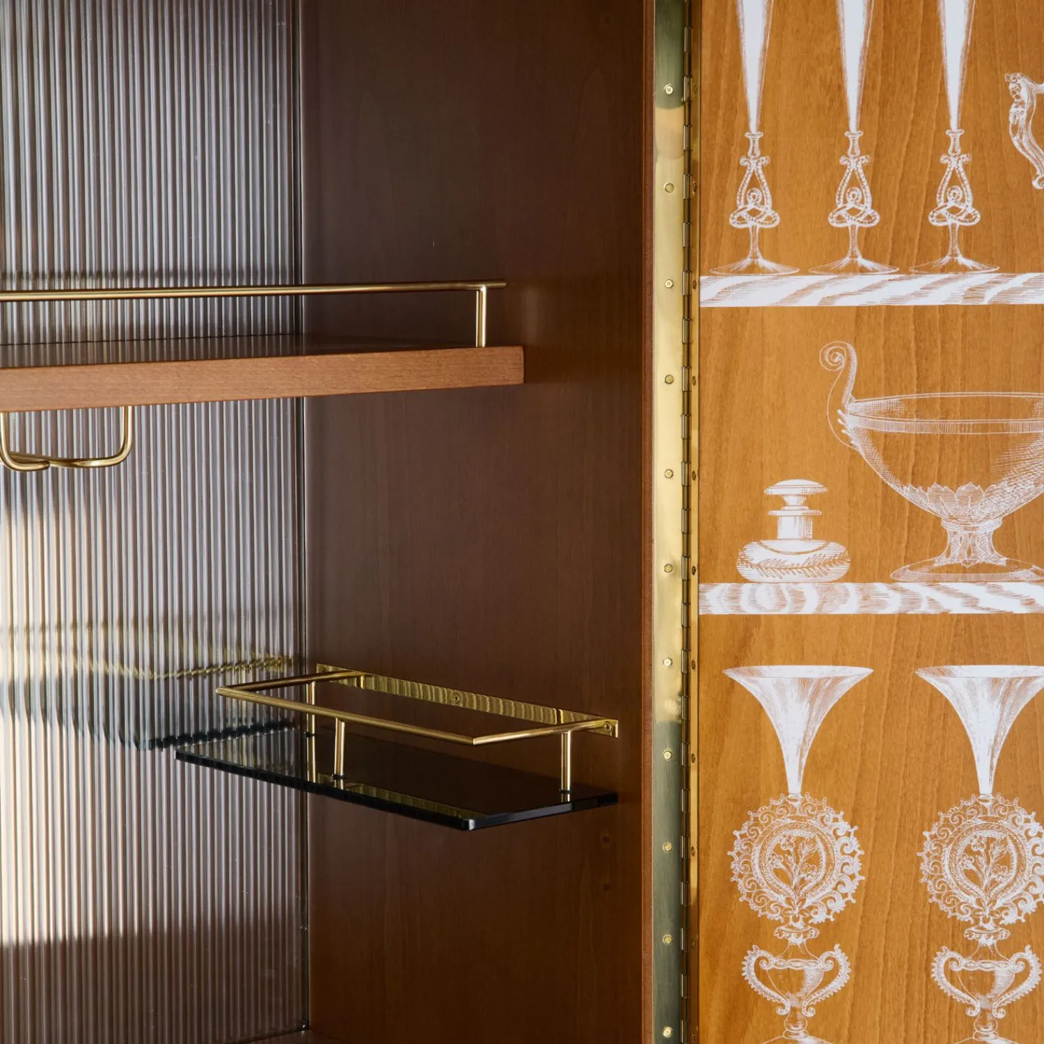 Curved Cabinets<Fornasetti Polyhedric Curved Bar Cabinet Vasi Multicolour