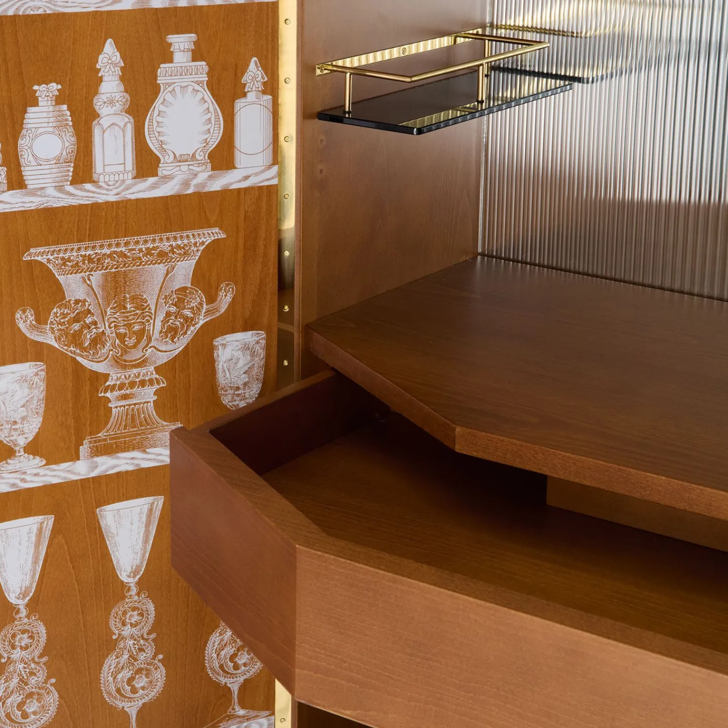 Curved Cabinets<Fornasetti Polyhedric Curved Bar Cabinet Vasi Multicolour